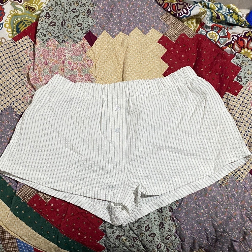 Muse White Pinstriped Women's Shorts